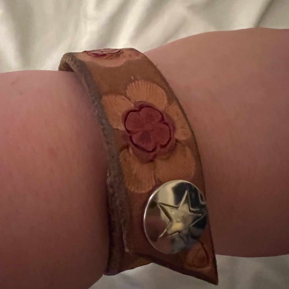 Handmade leather bracelet 8" snap closure
